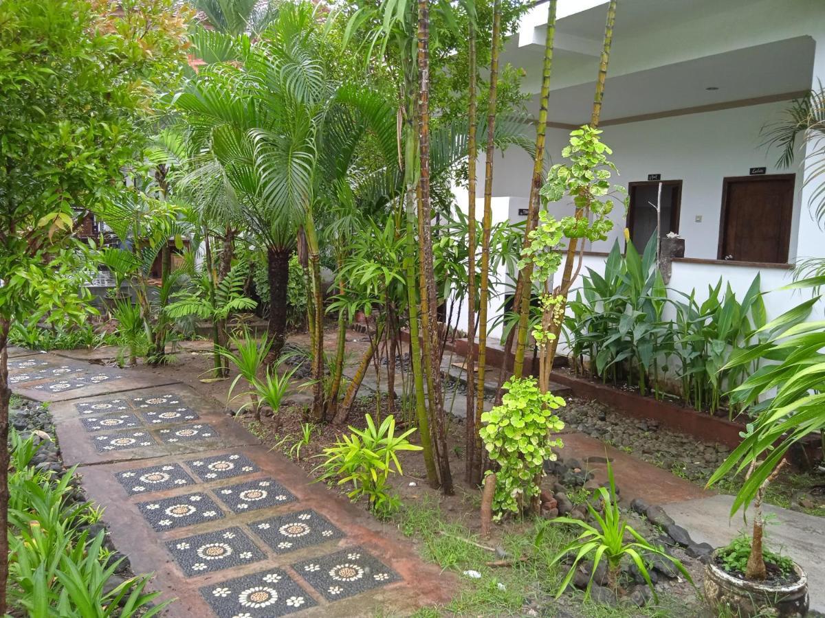 Family House Hotel Kuta Kuta  외부 사진